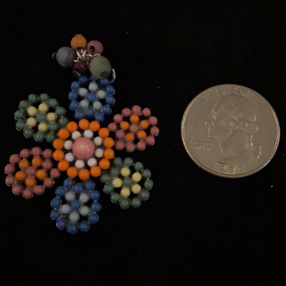 Boho Beaded Flower Pendant - Picture 4 of 6